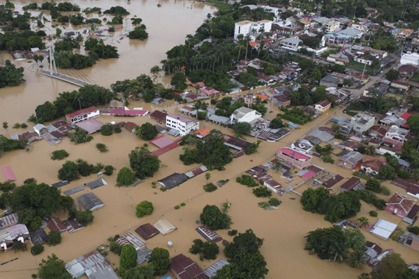 CAF realiza donación por eventos naturales extremos en Bolivia