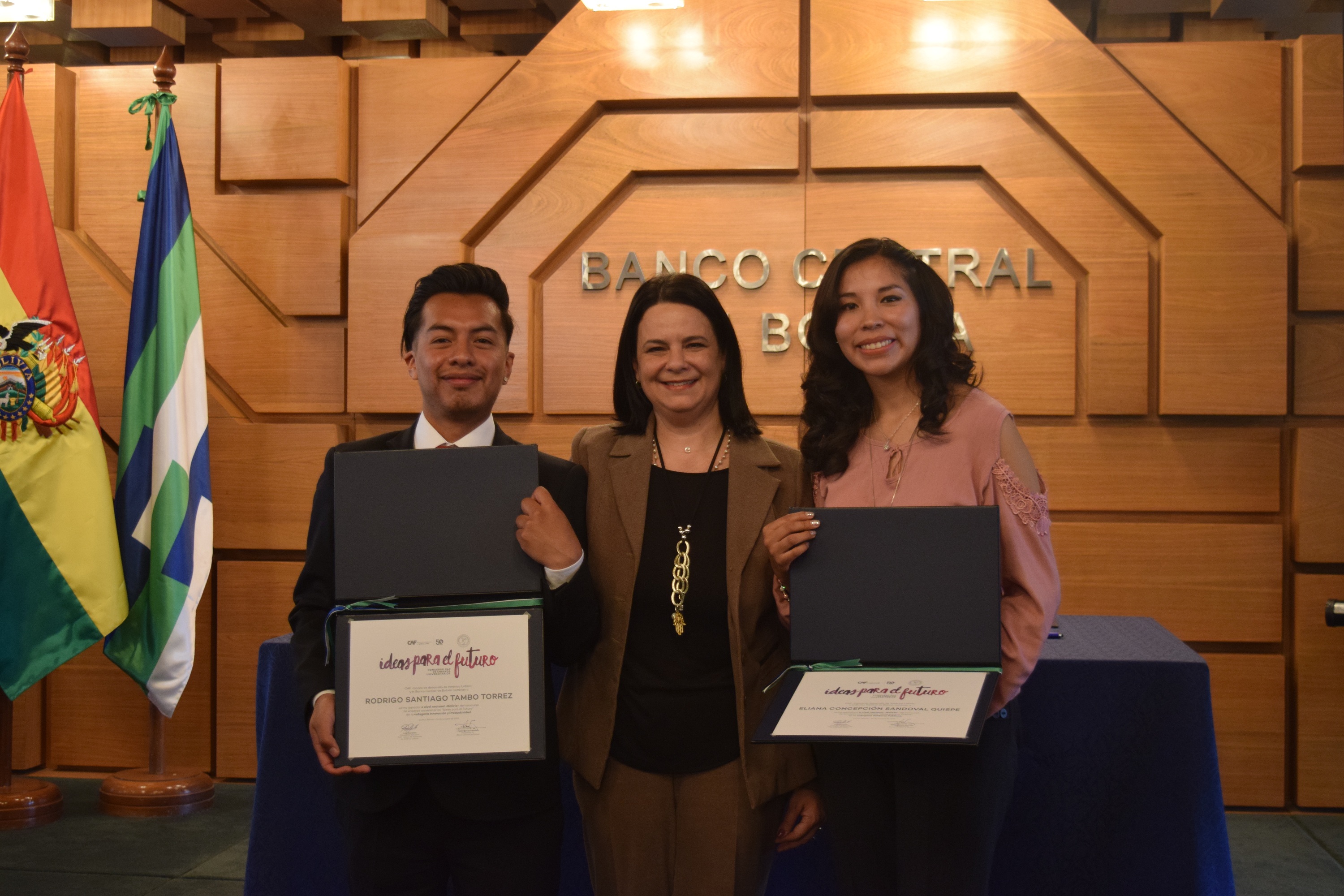 Dos universitarios ganan concurso CAF Ideas para el Futuro en Bolivia y clasifican al ...