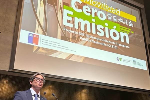 CAF lanza proyecto de transporte sostenible en regiones de Chile