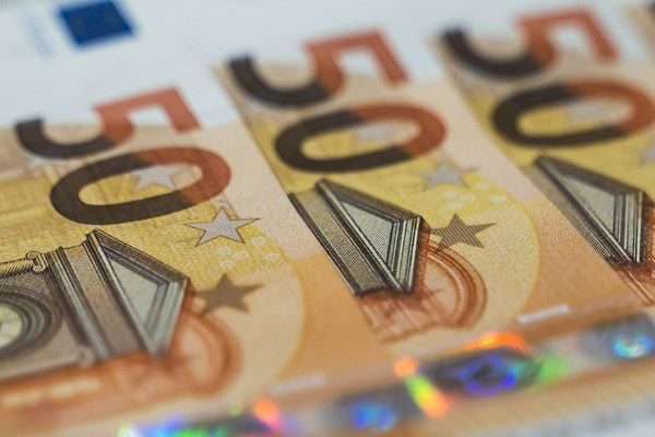 CAF emite en Europa histórico bono por EUR 1.500 millones