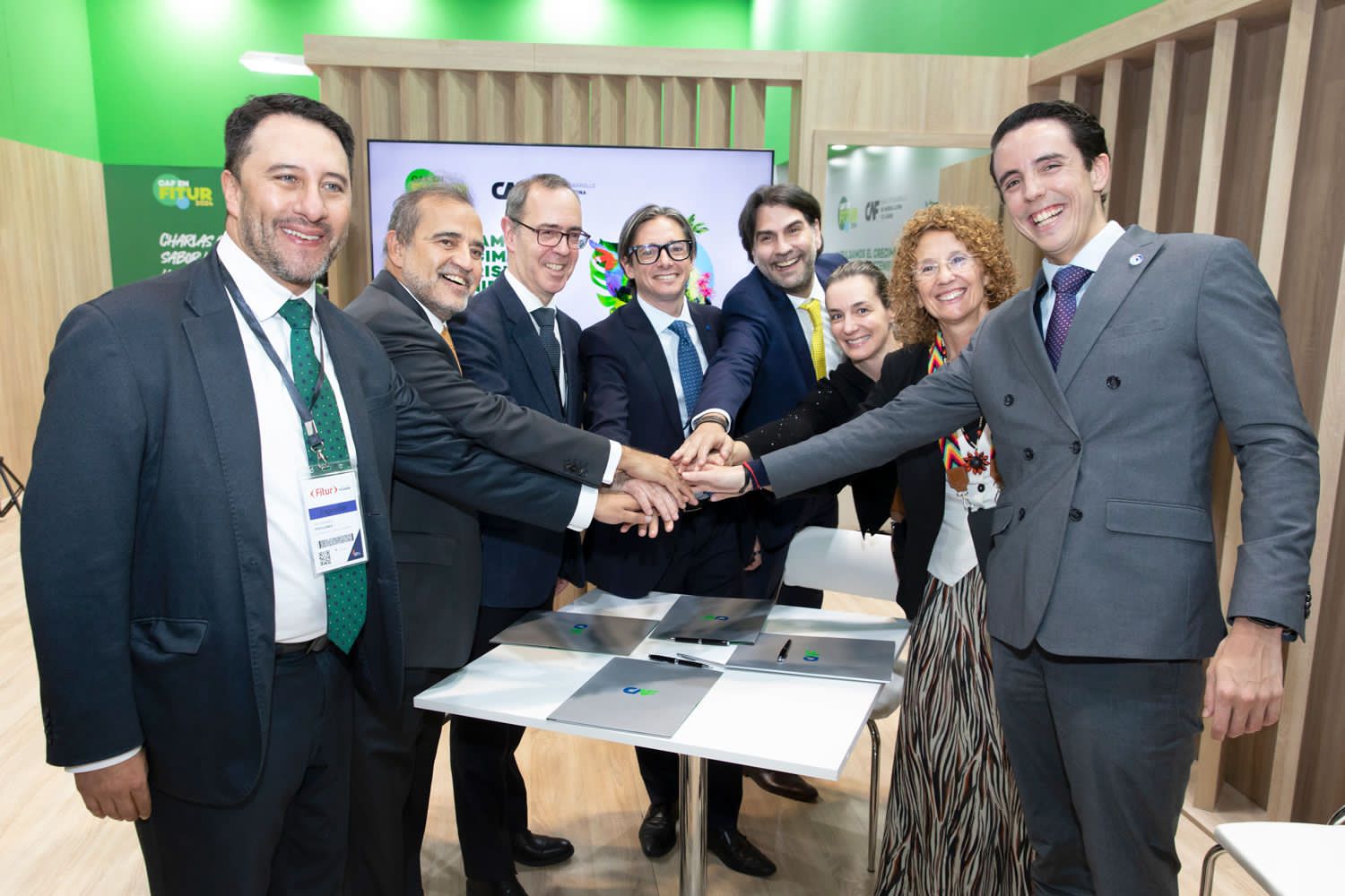 CAF e IPDAL impulsarán turismo sostenible en Nuquí y Guapi