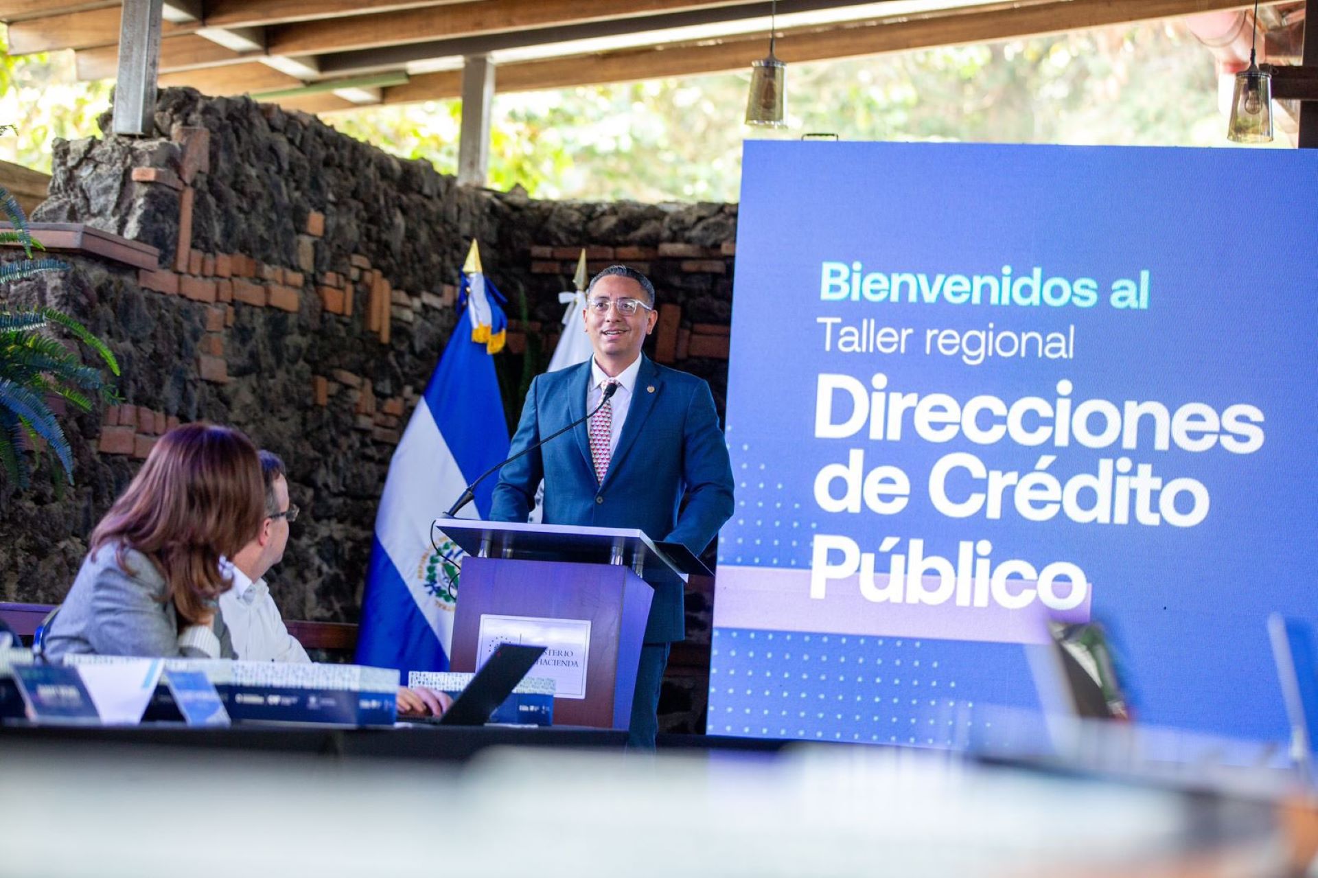 CAF organizó un aumento regional del crédito público en El Salvador