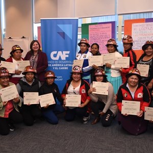 CAF fortalece habilidades de liderazgo de mujeres mineras de Bolivia