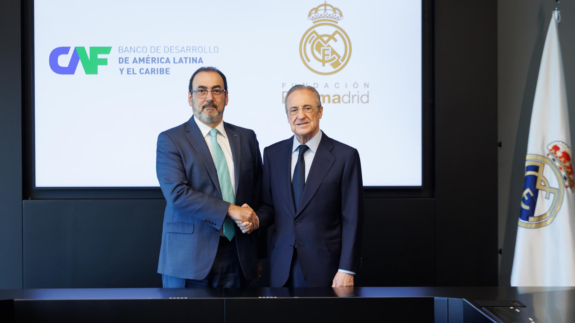Firma acuerdo entre la Fundación Real Madrid y CAF | 8 de julio