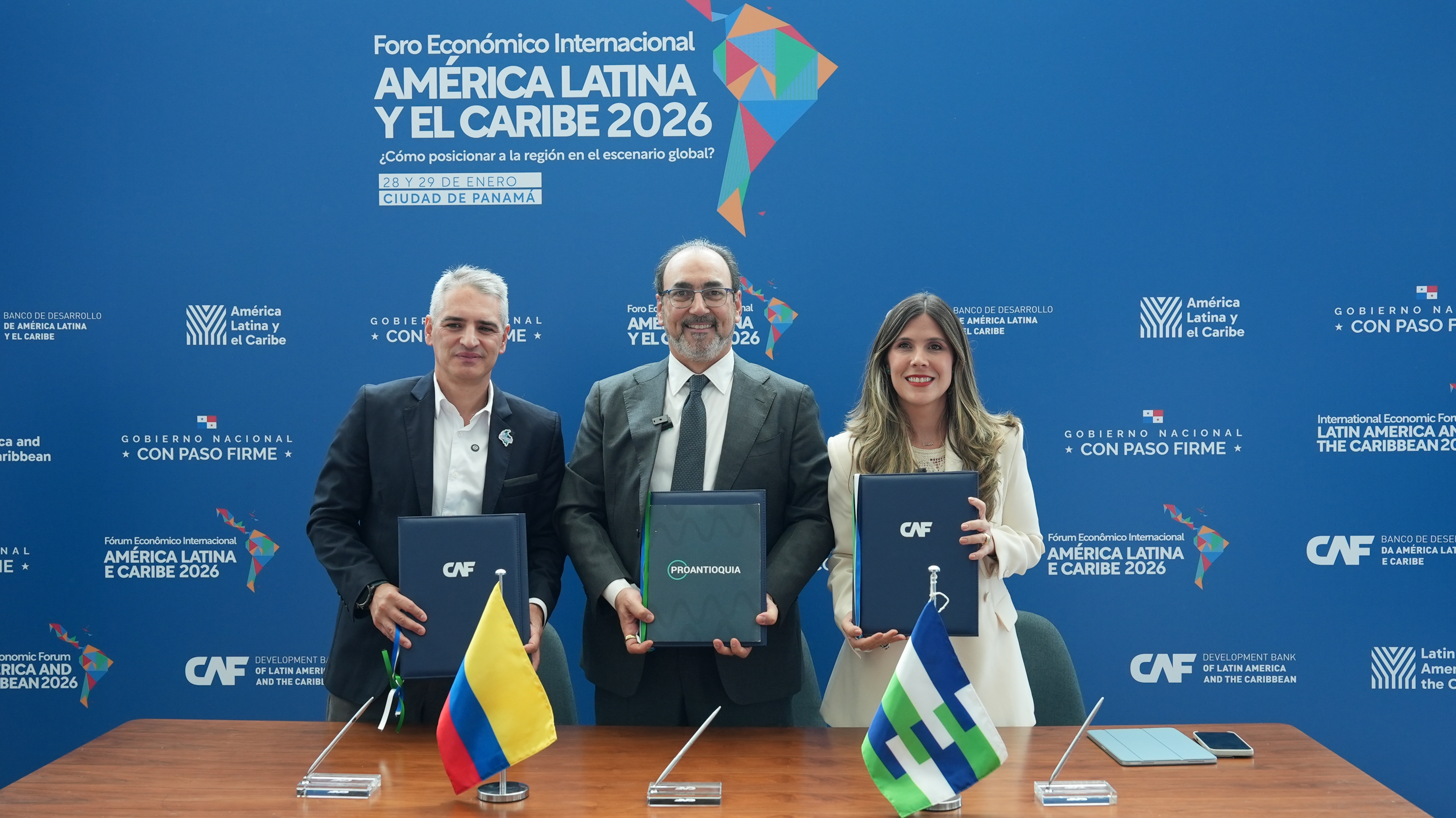 CAF anuncia apoyo al Proyecto Urabá y confirma cooperación técnica para el Tren del Café en alianza con Antioquia y ProAntioquia