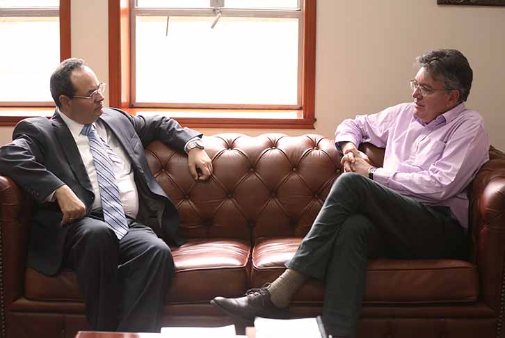 CAF refuerza su compromiso con el desarrollo de Colombia CAF refuerza su compromiso con el desarrollo de Colombia